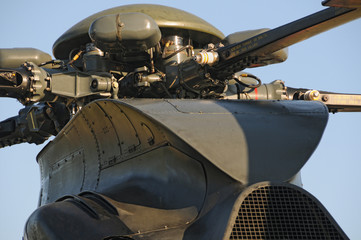 Fototapeta na wymiar Wojskowy śmigłowiec rotor