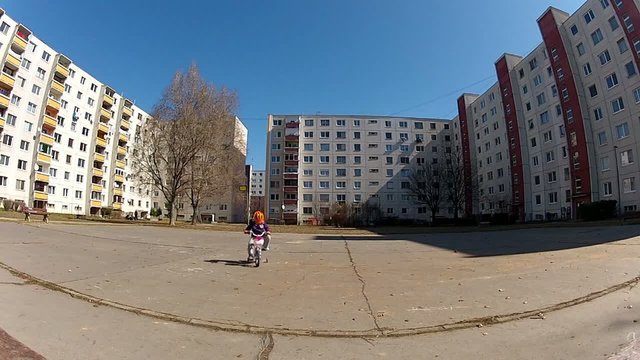 enfant et v&eacute;lo