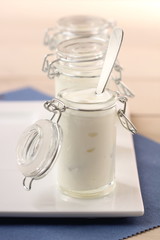 vasetti di yogurt