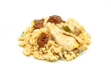 Arroz con chorizo y pollo