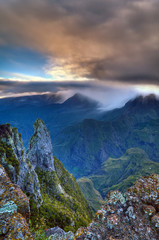 Brume au-dessus du Cirque de Mafate - La Réunion