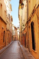 Fototapeta na wymiar Ulica w Aix en Provnece
