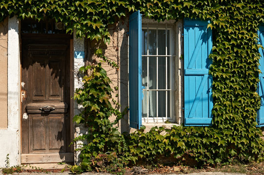 Typical Provence house facade