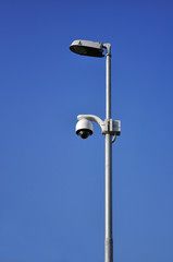Telecamera di sorveglianza su lampione