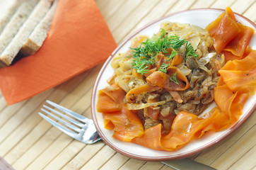 Stewed cabbage with carrot