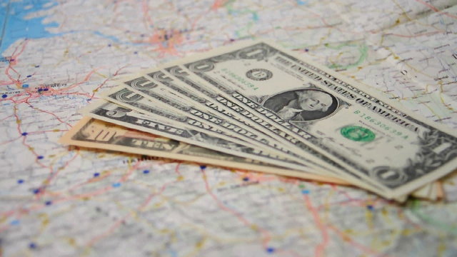 Dollar Scheine auf dem Tisch