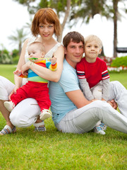 Fototapeta premium Szczęśliwa rodzina