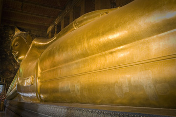 buddha sdraiato a bangkok