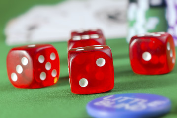 red cubes for poker