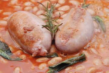 salsicce con fagioli all uccelletto-cucina toscana