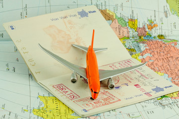 Fototapeta na wymiar paszport, przelot, opłaty lotniskowe