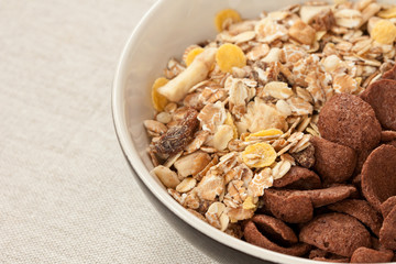 Cereals made from whole grain and chocolate crunchy