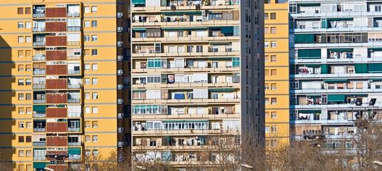 Fototapeta premium Apartment Block in Barcelona