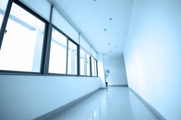 Fototapeta premium empty long corridor