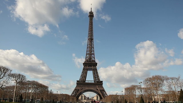 Time lapse of the Eifflel Tower in Autumn
