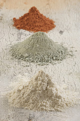 ARGILES : Blanche, Verte, Rouge