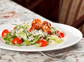 Fresh salad with shrimps