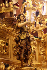 Fototapeta na wymiar Angel, paso, tron, Semana Santa