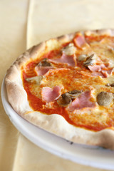 Pizza ham and mushroom