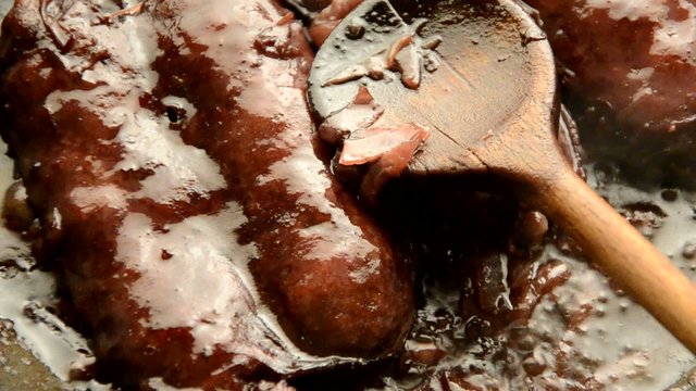 Salsicce al vino rosso Sausage cooked in red wine