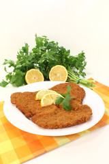 Wiener Schnitzel mit Zitrone