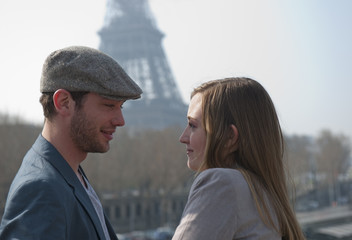 Un couple à Paris