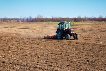 Obraz premium Tractor in the field