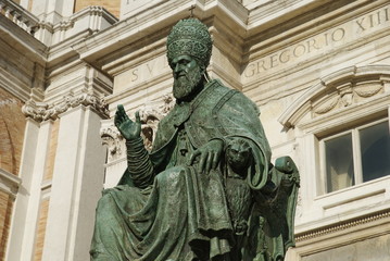 Obraz premium bronze monument of Pope Sisto V, Loreto