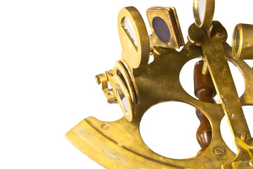 sextante náutico en fondo blanco