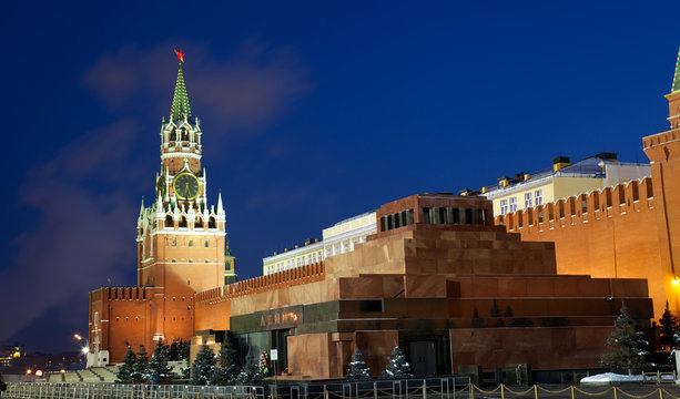 Spasskaya tower of Kremlin, night view. Moscow, Russia