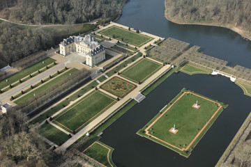 Château de voisins, Saint-Hilarion, Yvelines 78 - obrazy, fototapety, plakaty