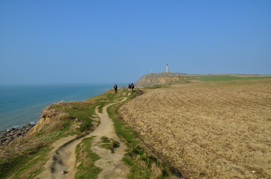 Hiking on the cliffs in Nord-Pas-de-Calais