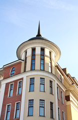 Fototapeta na wymiar Brown building with dome