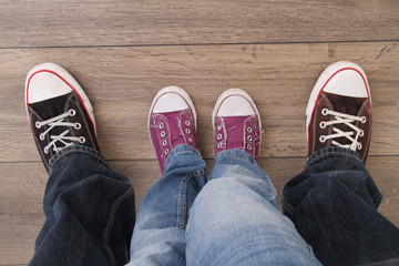 Schuhe / Kind und Erwachsener