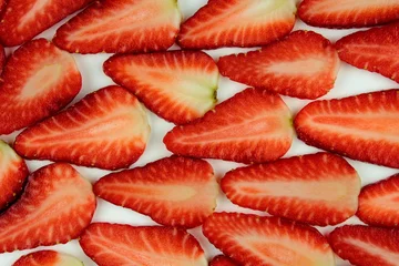 Möbelaufkleber Geschnittene Erdbeeren © Hayati Kayhan