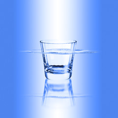 水とグラス_9421