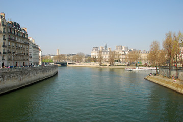 Fototapeta na wymiar パリのセーヌ川