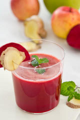 Beetroot ,Apple and Ginger smoothie