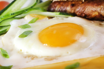 egg with bacon