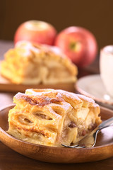 Apple strudel with raisins