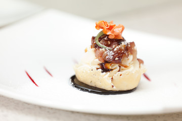dessert with mascarpone cheese