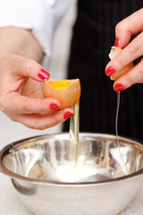 break an egg by dish