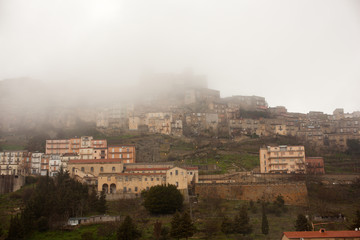 Obraz premium Fog in Troina