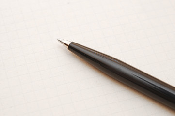 Blank note paper with pen