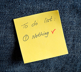 A yellow sticky note - 40314113