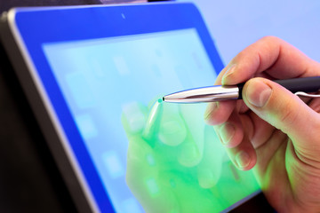 Touching digital tablet