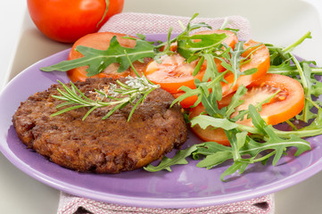 soy steak with arugua and tomatoes salad