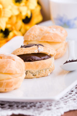 Cream Puffs. Bignè farciti.