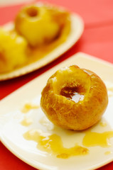 Baked apples with honey