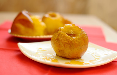 Baked apples with honey